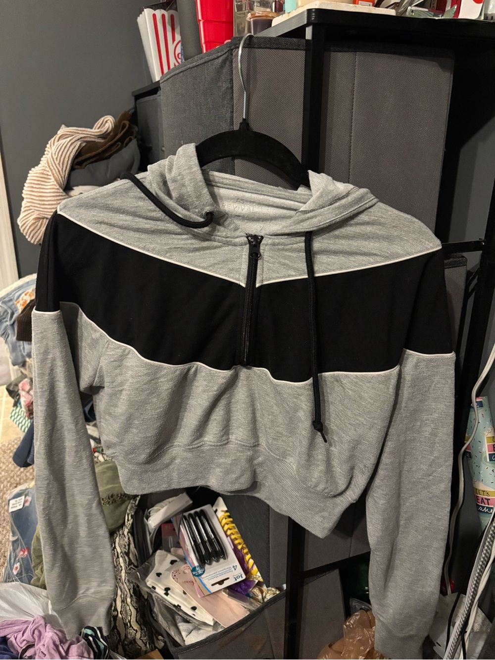 Cropped Hooded Zip Sweater in Light Gray and Black XS